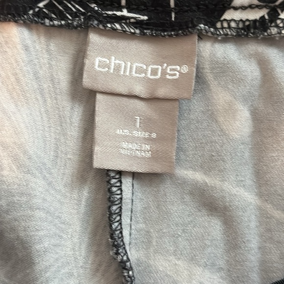 Chico’s Black and Gray Leaf Print Pants - Picture 6 of 7